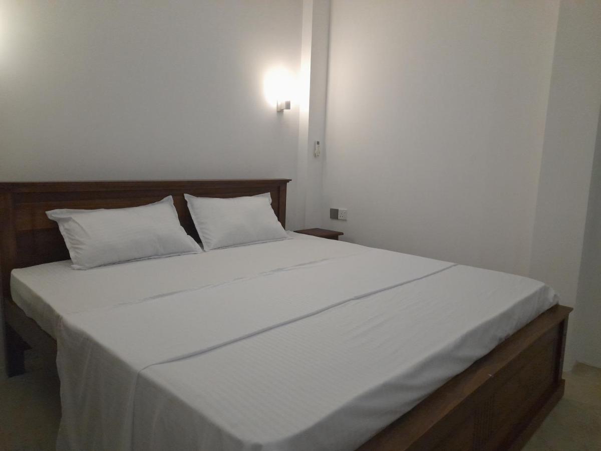Gloria Inn Negombo Exterior photo