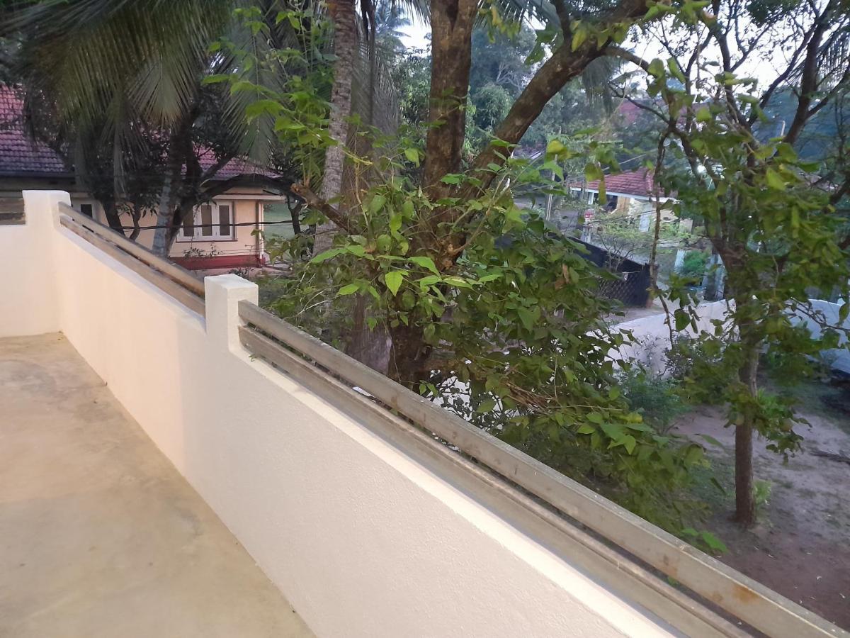 Gloria Inn Negombo Exterior photo