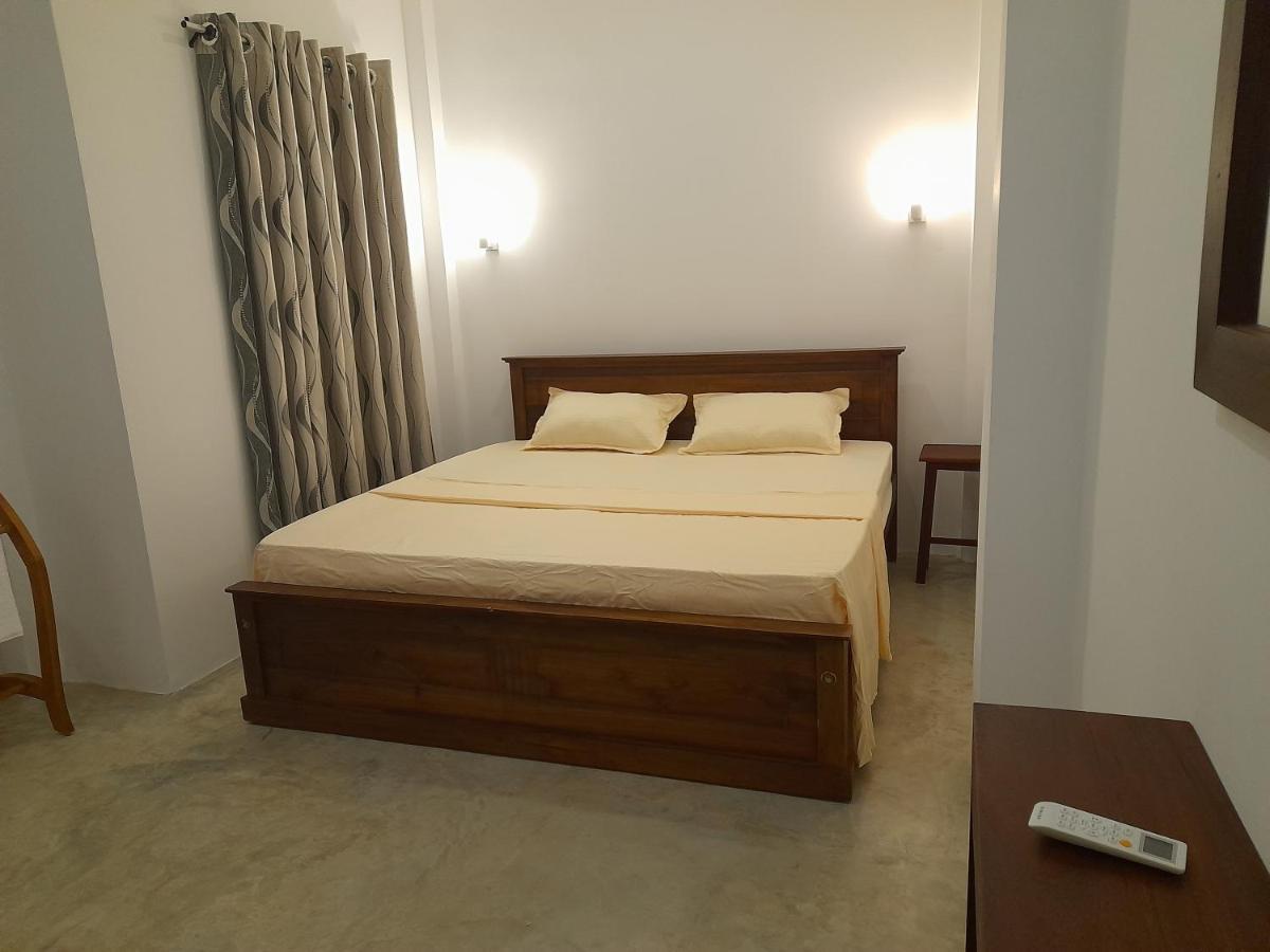 Gloria Inn Negombo Exterior photo