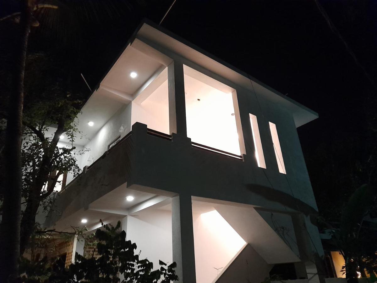Gloria Inn Negombo Exterior photo
